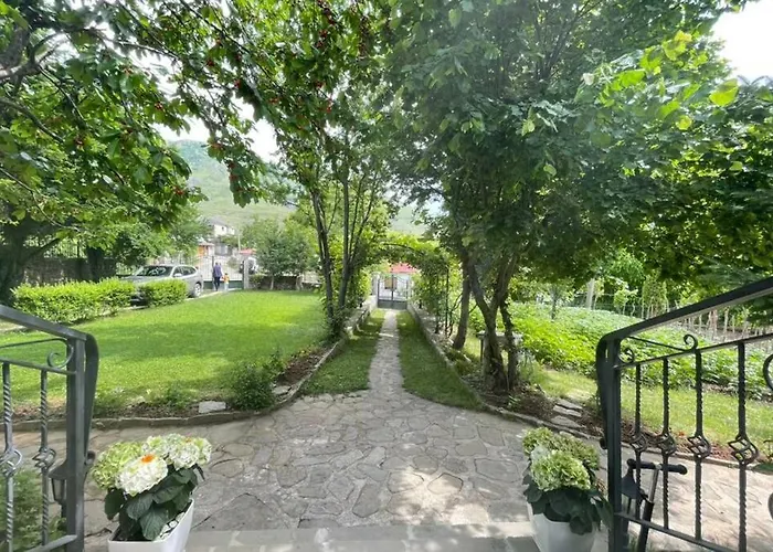 Bujtina Cakuli, - Erseke