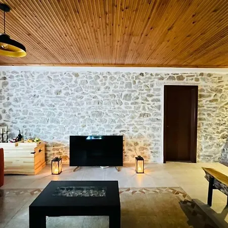 Villa Bujtina Cakuli, - Erseke *