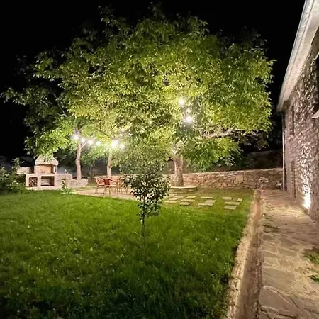 Bujtina Cakuli, - Erseke Villa