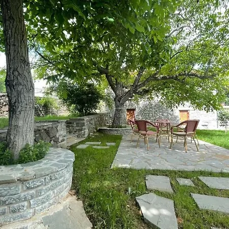 Bujtina Cakuli, - Erseke Villa *