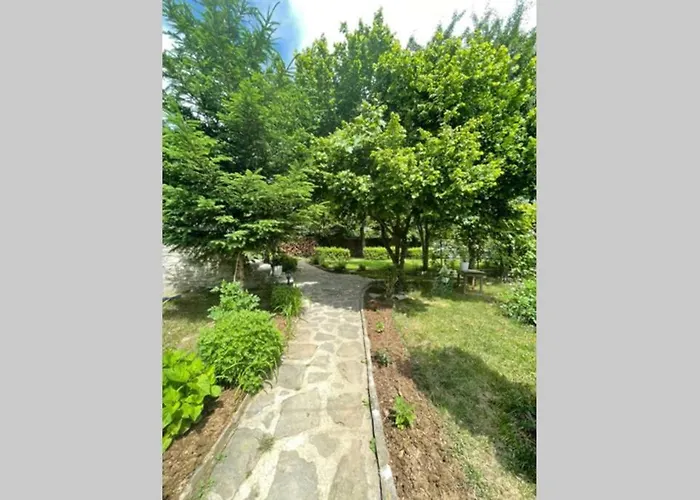 Bujtina Cakuli, - Erseke Rehove