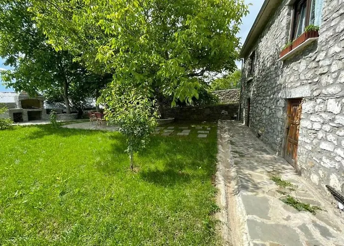 Bujtina Cakuli, - Erseke Villa