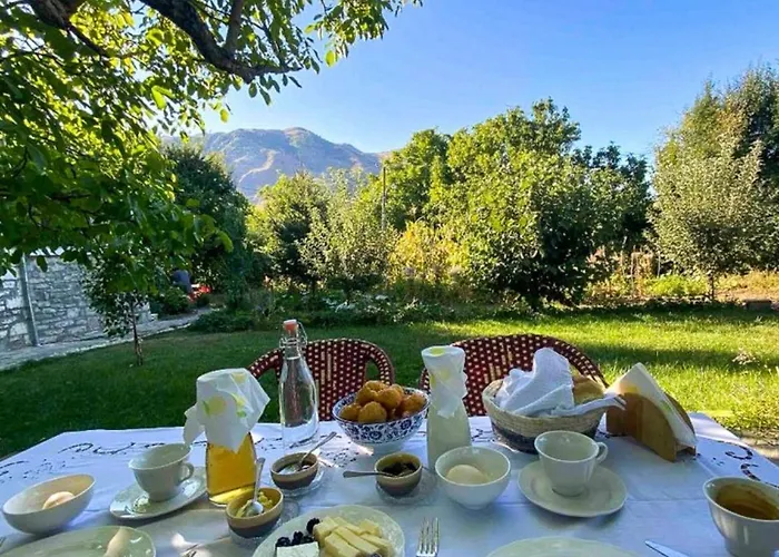 Bujtina Cakuli, - Erseke Rehove