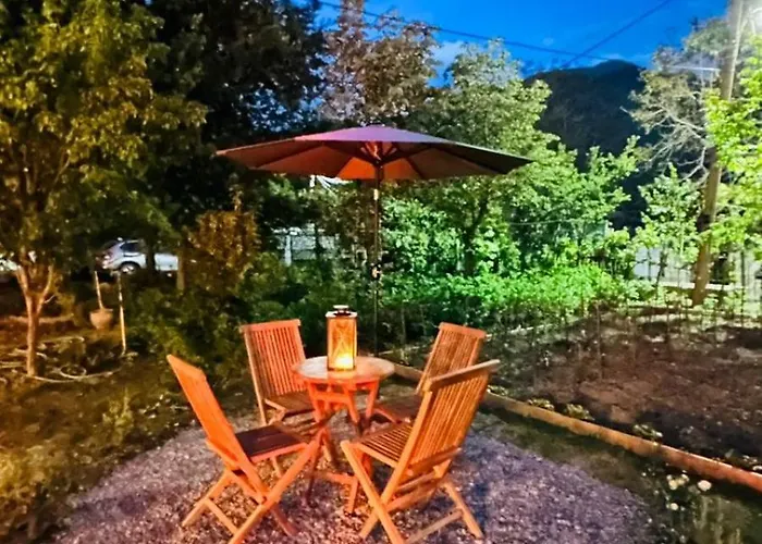 Bujtina Cakuli, - Erseke *